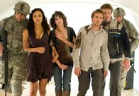 Cloverfield – v.r.) aufgreift, scheint die Rettung nah. Doch die Freude darüber währt nur kurz ...