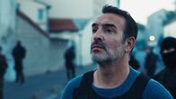 November – Übernächtiger Polizist: Jean Dujardin als Fred