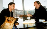 Kommissar Rex – (v.li.) Gedeon Burkhard (Alexander Brandtner), Michael Schottenberg (Parapsychologe).