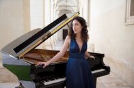 Beatrice Rana spielt Schumann (ARTE) – Die italienische Pianistin Beatrice Rana beeindruckt in Baden-Baden mit Robert Schumanns Klavierkonzert.