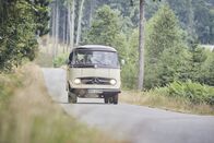 Landfrauenküche – Der Landfrauenbus auf dem Weg zu Mathilde Falter-Weiderer.