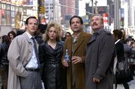 Monk – v.r.) nach Manhattan, wo der neue Botschafter Lettlands erschossen wurde ...