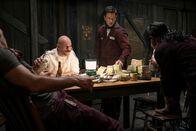 Play Dirty - Selbst Räuber werden beraubt – L-R: Webb (Thomas Jane), Beckler (Rupert Raineri), Parker (Mark Wahlberg), und Zen (Rosa Salazar)