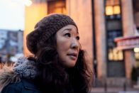 Killing Eve – Für Eve (Sandra Oh) ist die Sache noch nicht vorbei. Sie hat eine Idee, wie sie die Gesuchte endlich aufspüren kann.
