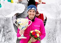 Winter-Challenge – Winter-Challenge Skikjöring in St. Moritz: Valeria und ihr Pferd im stiebenden Schnee Valeria Holinger will als erste Frau den Titel der «Königin des Engadins» gewinnen