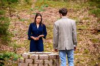 Sturm der Liebe – Die unglückliche Maxi (Katharina Scheuba, l.) konfrontiert Henry (Elias Reichert, r.) mit seinen Lügen.
