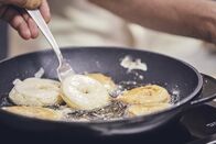 Landfrauenküche – Apfelküchle, die Sieger-Nachspeise.