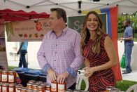 Modern Family – L-R: Cameron Tucker (Eric Stonestreet), Gloria Delgado-Pritchett (Sofía Vergara)