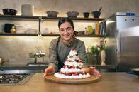 Zu Tisch mit Lucie - Kitchen Hacks – Die Baiser-Torte Pavlova zählt zu den Lieblingsrezepten von Köchin Lucie.