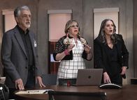 Criminal Minds – (v.l.n.r.) David Rossi (Joe Mantegna); Penelope Garcia (Kirsten Vangsness); Emily Prentiss (Paget Brewster)