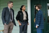 The Sinner – l-r: Detective Lt. Harry Ambrose (Bill Pullman), Heather (Natalie Paul), Vera Walker (Carrie Coon)