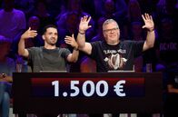 Wer weiß denn sowas? – Elton (r.) mit dem Schauspieler Hassan Akkouch (l.)