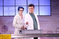 Fakt oder Fake – Stefanie Allworth, Manuel Rubey.