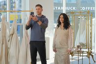 The Rookie – Als neuer Trauzeuge unterstützt Bradford (Eric Winter) Lopez (Alyssa Diaz) bei den stressigen Hochzeitsvorbereitungen. Beim Aussuchen eines Brautkleides erleben die beiden eine lustige Abwechslung.