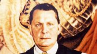 Hitlers Komplizen – Grandios, arrogant, selbstherrlich: Hermann Göring, hier auf einem stilisierten Foto, blieb sich bis zuletzt treu. In Nürnberg zum Tode durch den Strang verurteilt, beging er in der Nacht vor der Urteilsvollstreckung Selbstmord.