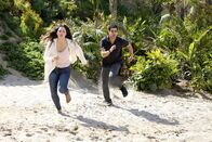 Scorpion – Persönliche Schwierigkeiten und auch Beziehungsprobleme sorgen bei den Gestrandeten für immer größere Spannungen. Wird die noch junge Beziehung von Paige (Katharine McPhee, l.) und Walter (Elyes Gabel, r.) das aushalten?