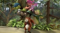 Drache Digby – Die Freunde sind auf der Suche nach Digbys Flugdrachen am Rande des Sumpfes angelangt. Vor lauter Angst vor dem Matschmonster sind Grummel und Fizzy auf den Baum geklettert. Digby will hinterher, und Chips ist vor Schreck wie gelähmt.