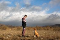 Schrottplatzköter – Mirales (Raphaël Quenard) und sein Hund sind unzertrennlich.