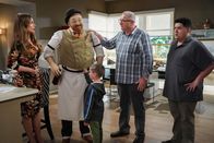Modern Family – Sofía Vergara (Gloria Delgado), Ed O'Neill (Jay Pritchett), Jeremy Maguire (Joe Pritchett), Rico Rodriguez (Manny Delgado).