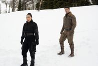 Jumanji 2 - The Next Level – Ming (Awkwafina, l.) und Seaplane (Nick Jonas, r.) staunen über die nächste Überraschung.