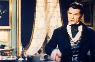 Der Graf mit der eisernen Faust – Auch im königlichen Club zeigt Graf Rodolphe de Sambreuil (Jean Marais), dass er voller Charisma, Stärke und Mut steckt.
