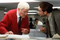 Being John Malkovich – Teilen ohne es zu wissen ein Geheimnis: Craig (John Cusack, r.) und sein Chef Dr. Lester (Orson Bean, l.)