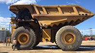 Mega Transport – So groß wie ein Haus: Riesentrucks wie dieser sind in der kanadischen Ölsand-Industrie rund um die Uhr im Einsatz.