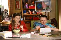 The Middle – Sue Heck (Eden Sher, l.); Brick Heck (Atticus Shaffer, r.)
