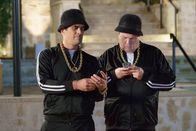 Modern Family – L-R: Phil Dunphy (Ty Burrell), Cameron Tucker (Eric Stonestreet)