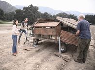 Bless This Mess – (v.l.n.r.) Rio (Lake Bell); Mike (Dax Shepard); Rudy (Ed Begley Jr.)