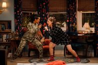 Call Me Kat – Randi (Kyla Pratt, l.); Kat (Mayim Bialik, r.)