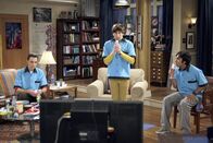 The Big Bang Theory – (v.li.) Jim Parsons (Sheldon), Simon Helberg (Howard), Kunal Nayyar (Rajesh).