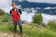 Was kostet... – Moderator Johannes Zenglein in der beliebten Urlaubsregion nach.