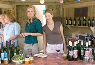 Der Winzerkönig – (v.li.) Susanne Michel (Claudia Plattner), Chris Pichler (Lisa Weber).