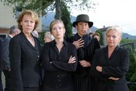 Vier Frauen und ein Todesfall – (v.li.) Gaby Dohm (Henriette), Martina Poel (Sabine), Adele Neuhauser (Julie), Brigitte Kren (Maria).