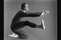 Cunningham – Merce Cunningham sah sich nicht als Choreograph, sondern hauptsächlich als Tänzer.