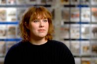 World White Hate – Die Journalistin Ylva Schwenke hat 2011 das Attentat auf der Insel Utøya in Norwegen überlebt, bei dem ein Terrorist 69 junge Menschen erschossen hat.