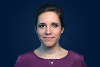 RESPEKT kompakt – Moderatorin Verena Hampl.