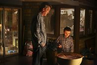 The Middle – Mike (Neil Flynn, l.); Brick (Atticus Shaffer, r.)