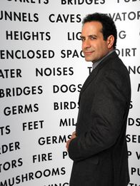 Monk – L'agent Colmes promet a Monk (Tony Shalhoub) de le réintégrer s'il réussit a faire coffrer les membres du gang.