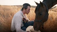 The Rider – Brady (Brady Jandreau) kann und will sich nicht damit abfinden, dass er nie wieder Rodeoreiten soll.