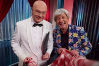 Heißmann + Rassau – Von links: Martin Rassau als italienischer Kellner und sein anspruchsvoller Gast aus Franken, Volker Heißmann, in der Comödie Fürth.