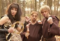 Switch Reloaded – (4. Staffel) - Raue Gesellen: Xena (Constanze Behrends, l.), Gladius (Bernhard Hoecker, M.) und Lasko (Max Giermann, r.)