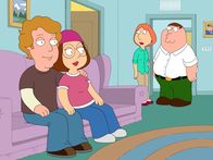 Family Guy – v.r.) und Peter (r.) sind mit Anthony sehr zufrieden.