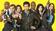 Brooklyn Nine-Nine – v.li.: Terry Jeffords (Terry Crews), Charles Boyle (Joe Lo Truglio), Gina Linetti (Chelsea Peretti), Jake Peralta (Andy Samberg), Ray Holt (André Braugher), Rosa Diaz (Stephanie Beatriz), Amy Santiago (Melissa Fumero).