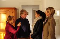 SOKO Stuttgart – Martina Seiffert (Astrid M. Fünderich, r.), Selma Kirsch (Yve Burbach, 2.v.r.), Isolde Beyer (Petra Kelling, l.) und Egon Beyer (Hermann Beyer, 2.v.l.).