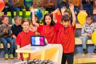 1, 2 oder 3 – Das Team aus Paris/Frankreich freut sich schon auf die Quizshow.