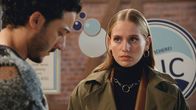 Rote Rosen – Bella (Alessia Mazzola) wird von ihrem schlechten Gewissen gegenüber Elyas (Mehmet Daloğlua) geplagt. Sie will ihm die Wahrheit sagen, doch vorher muss sie ihm die Kündigung des Pachtvertrages aushändigen...