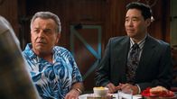 Fresh off the Boat – Marvin (Ray Wise, l.); Louis Huang (Randall Park, r.)