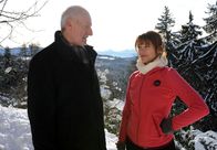 Sturm der Liebe – ARD STURM DER LIEBE FOLGE 1707 Uhr im ERSTEN. Sabrina (Sarah Elena Timpe, r.) hat eine Idee, wie Alfons (Sepp Schauer, l.) die letzte Testamentsaufgabe lösen kann.